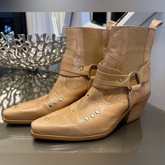 L'INTERVALLE Shoes - L’Intervalle Tan Made in Spain Western Cowboy Country Ankle Boots (Size 37)